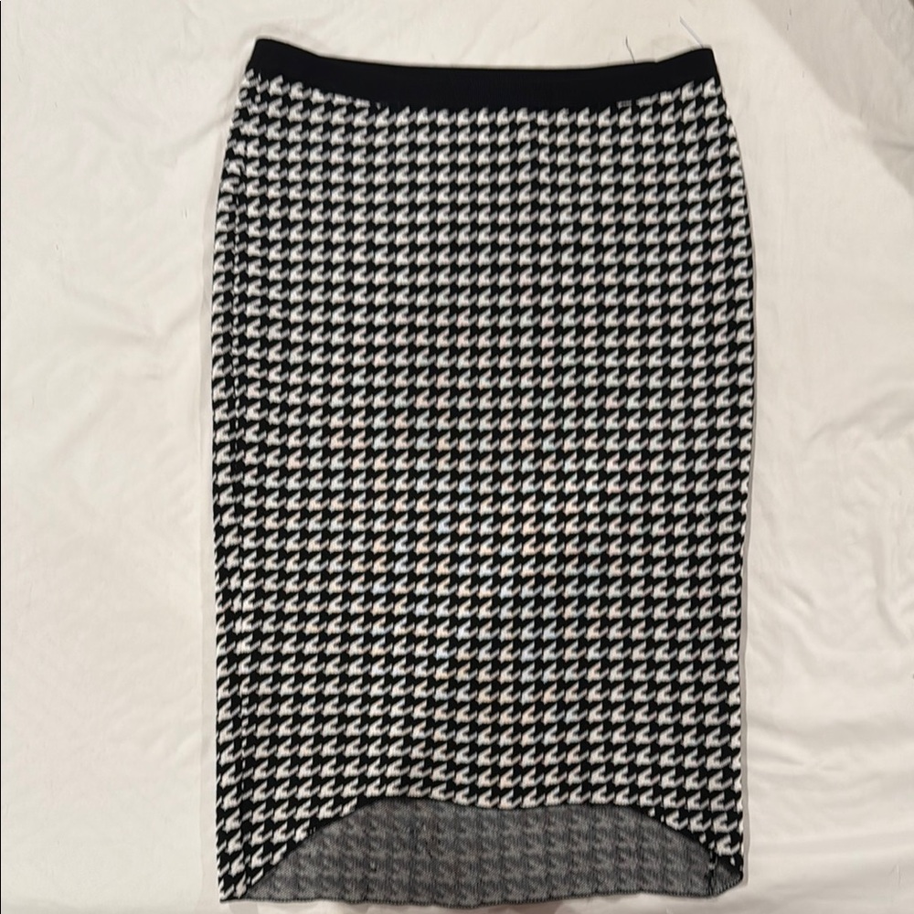 Black and White Houndstooth Skirt